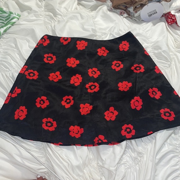 Princess Polly Amada Mini Skirt Black/Red US4 - Picture 2 of 3